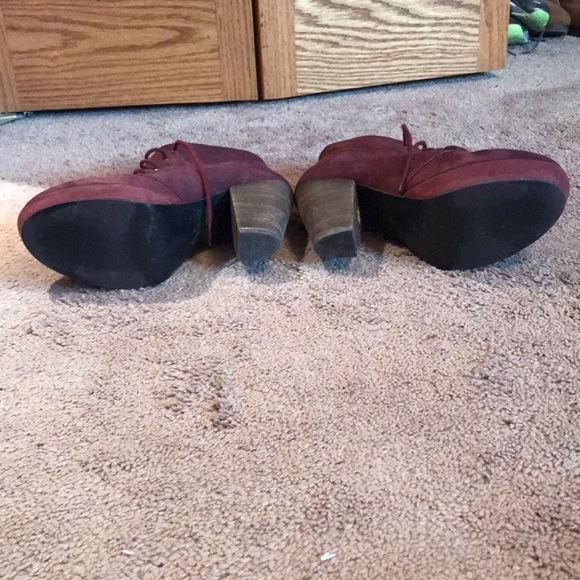 CLOSE OUT SALE: Steve Madden Raspy Booties - Picture 2 of 5